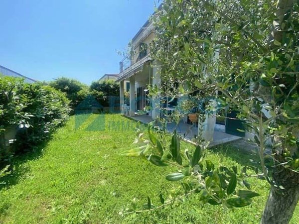 appartamento in affitto a Sarzana in zona Falcinello