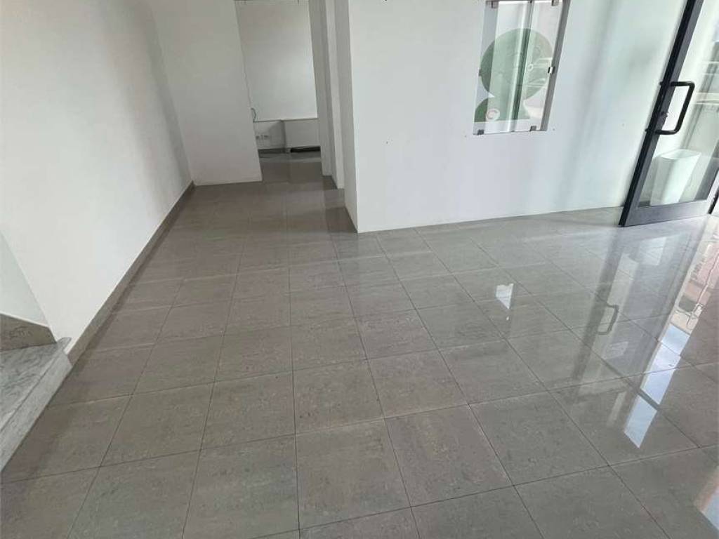 negozio in affitto a Sarzana