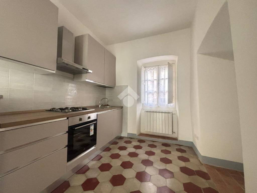 appartamento in affitto a Sarzana