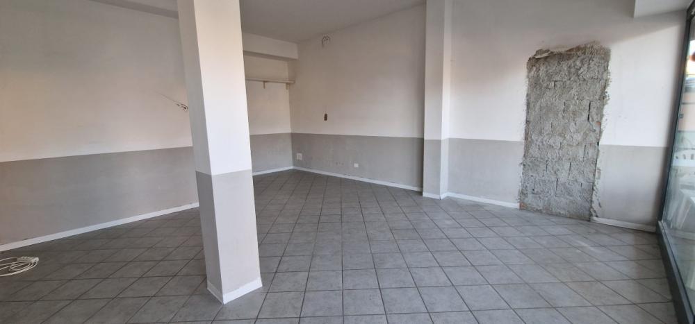 locale commerciale in affitto a Sarzana