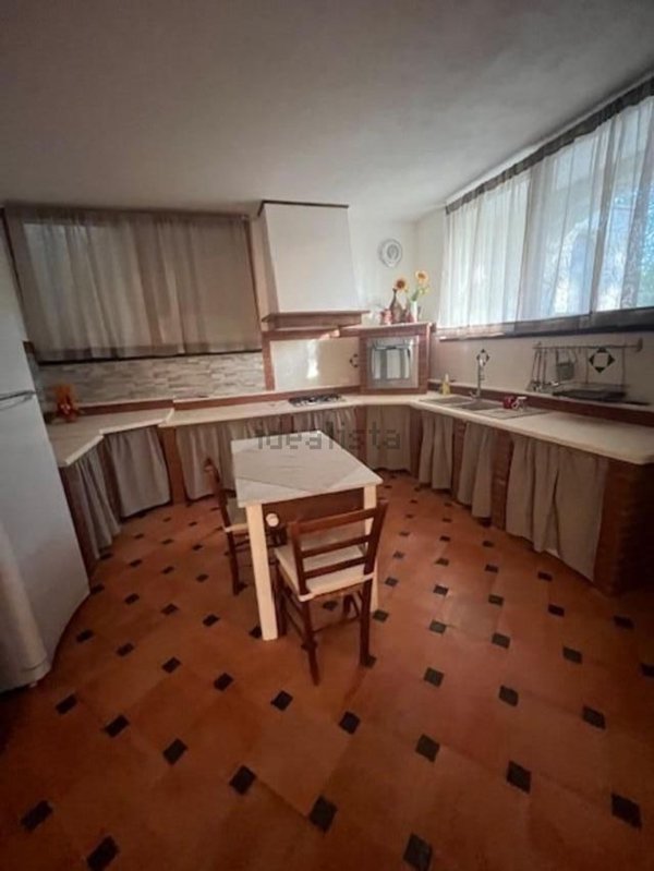 casa indipendente in affitto a Sarzana