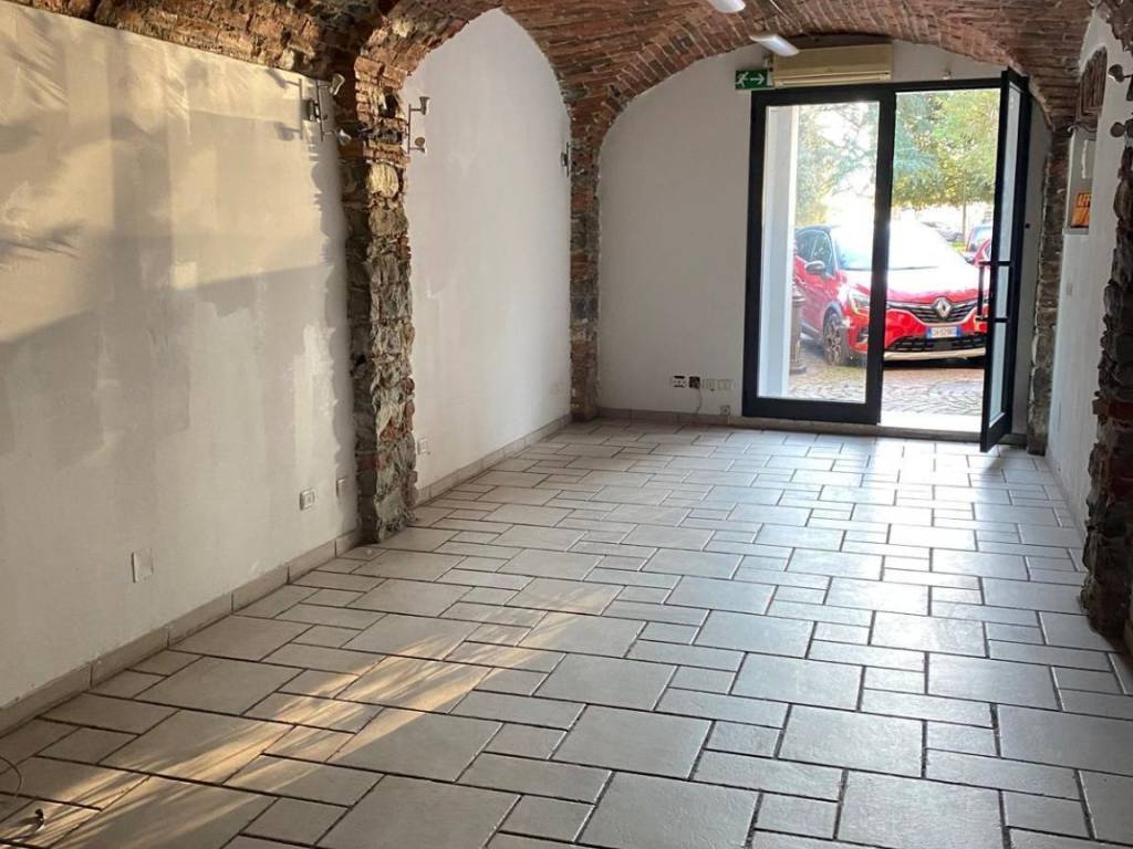 negozio in affitto a Sarzana