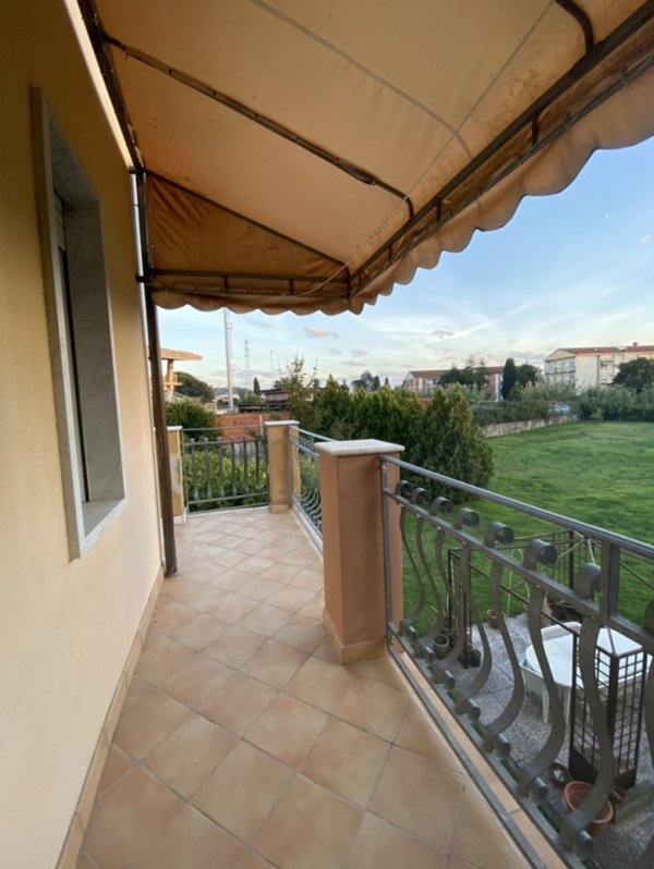 appartamento in affitto a Sarzana