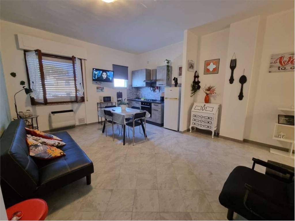 appartamento in affitto a Sarzana in zona Marinella di Sarzana