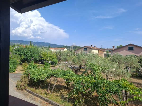 casa indipendente in affitto a Sarzana