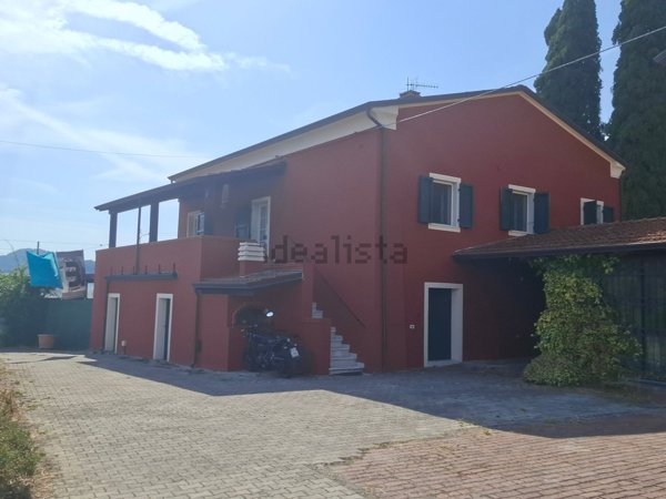 casa indipendente in affitto a Sarzana