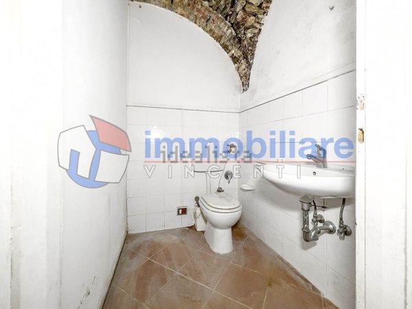 locale commerciale in affitto a Sarzana