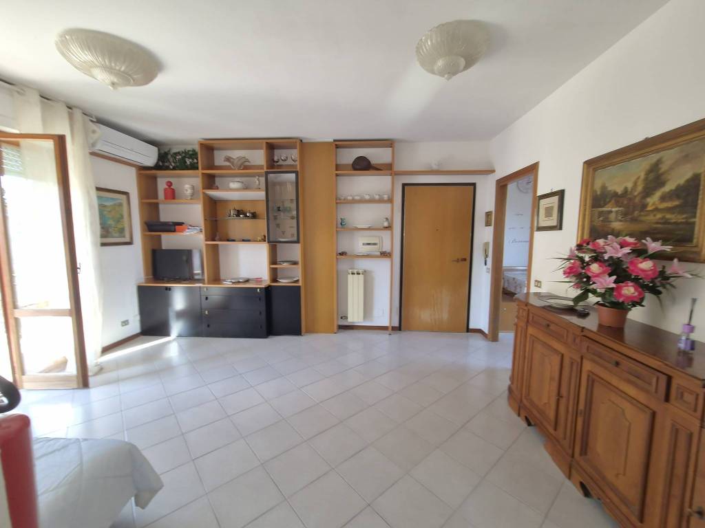 appartamento in affitto a Sarzana