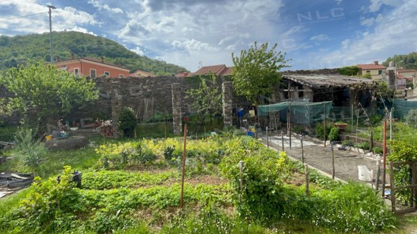 appartamento in affitto a Varese Ligure