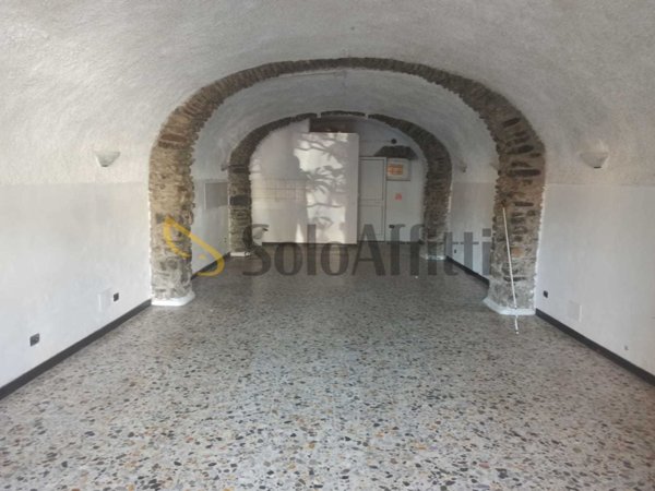 locale commerciale in affitto a Varese Ligure