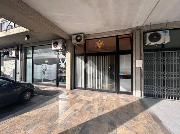 negozio in affitto a Vezzano Ligure