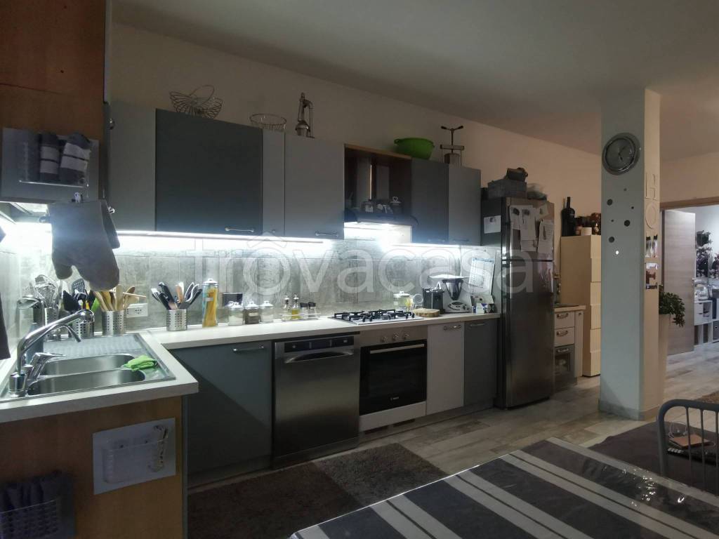 appartamento in affitto a Vezzano Ligure