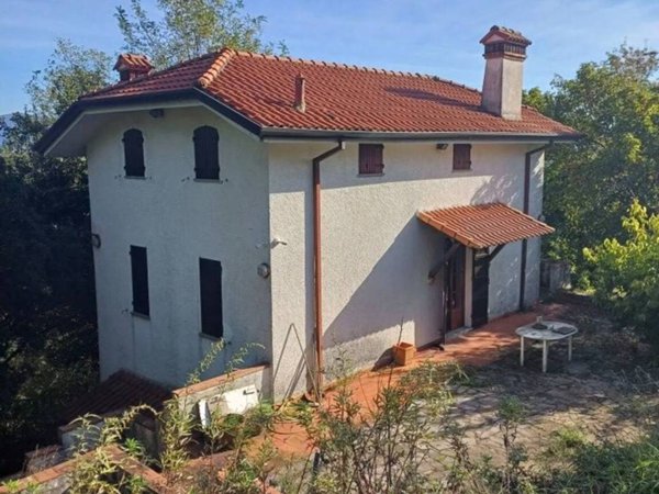 casa indipendente in affitto a Vezzano Ligure