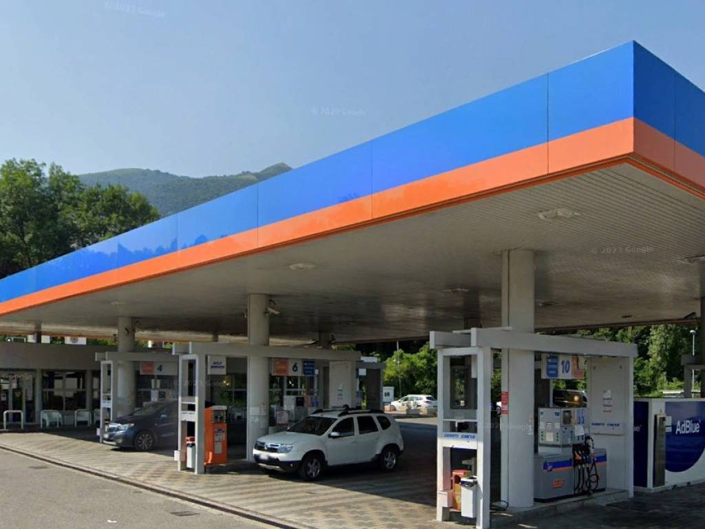 negozio in affitto a Vezzano Ligure