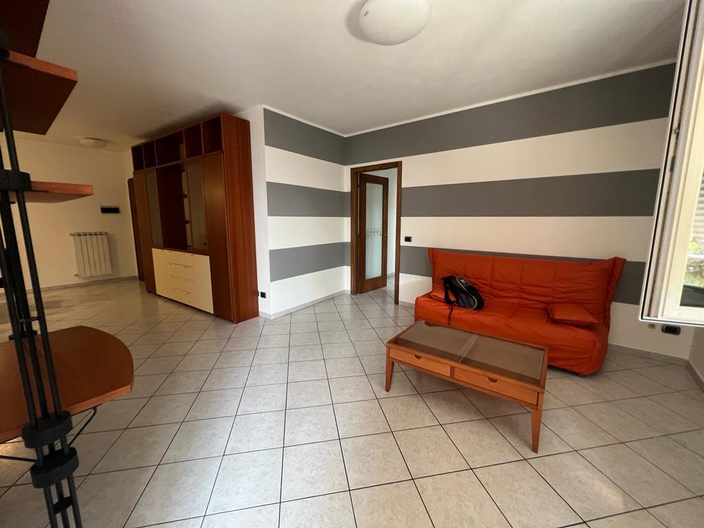 pentavano in affitto a Vezzano Ligure in zona Prati