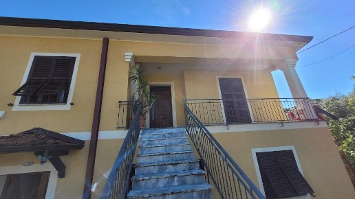 casa semindipendente in affitto a Vezzano Ligure
