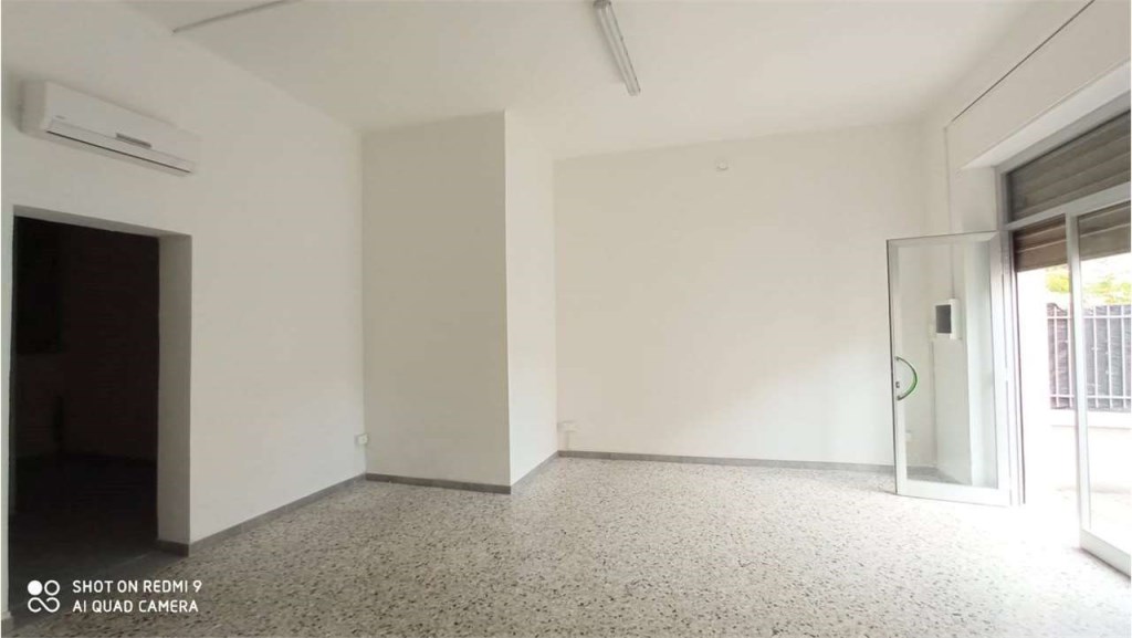 negozio in affitto a Vezzano Ligure in zona Prati