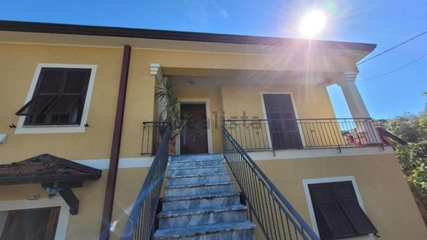 casa semindipendente in affitto a Vezzano Ligure