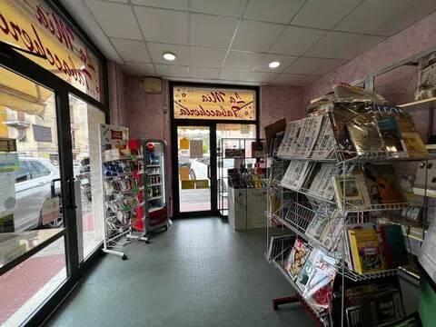 negozio in affitto a Vezzano Ligure in zona Prati