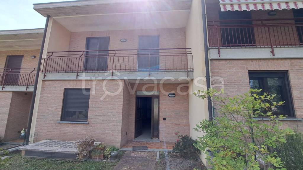 casa indipendente in affitto ad Albizzate