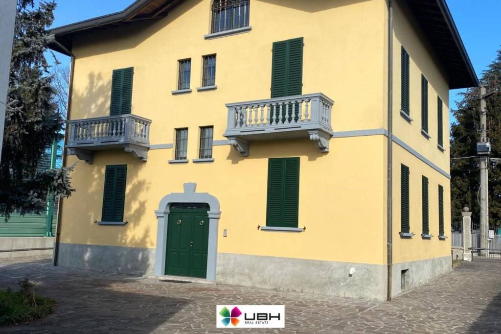 negozio in affitto ad Albizzate