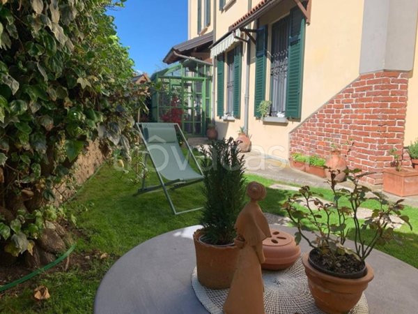 appartamento in affitto ad Angera