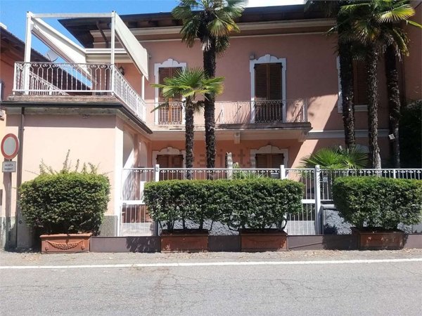 appartamento in affitto ad Angera