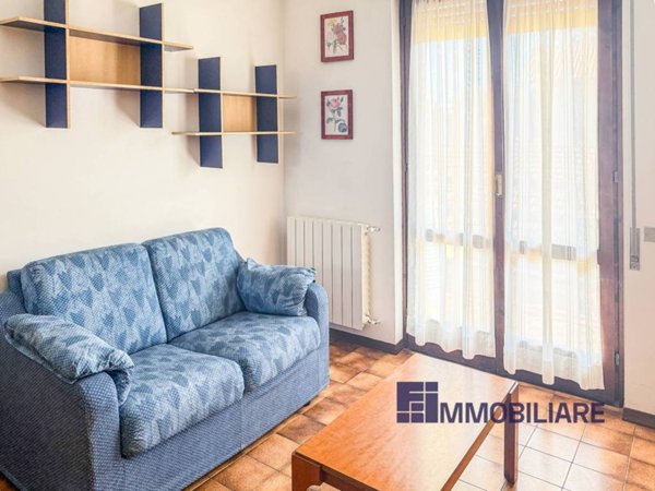 appartamento in affitto ad Angera