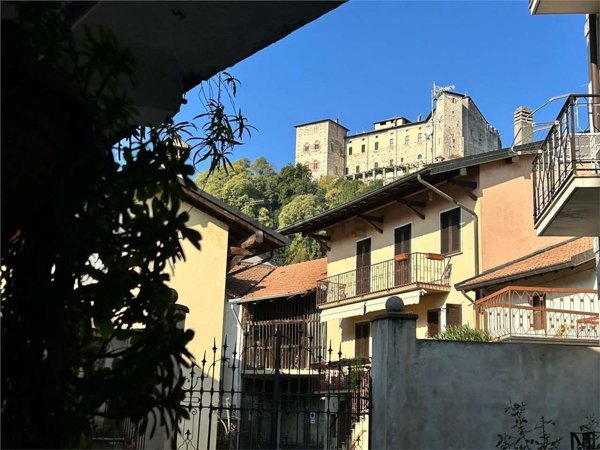 appartamento in affitto ad Angera