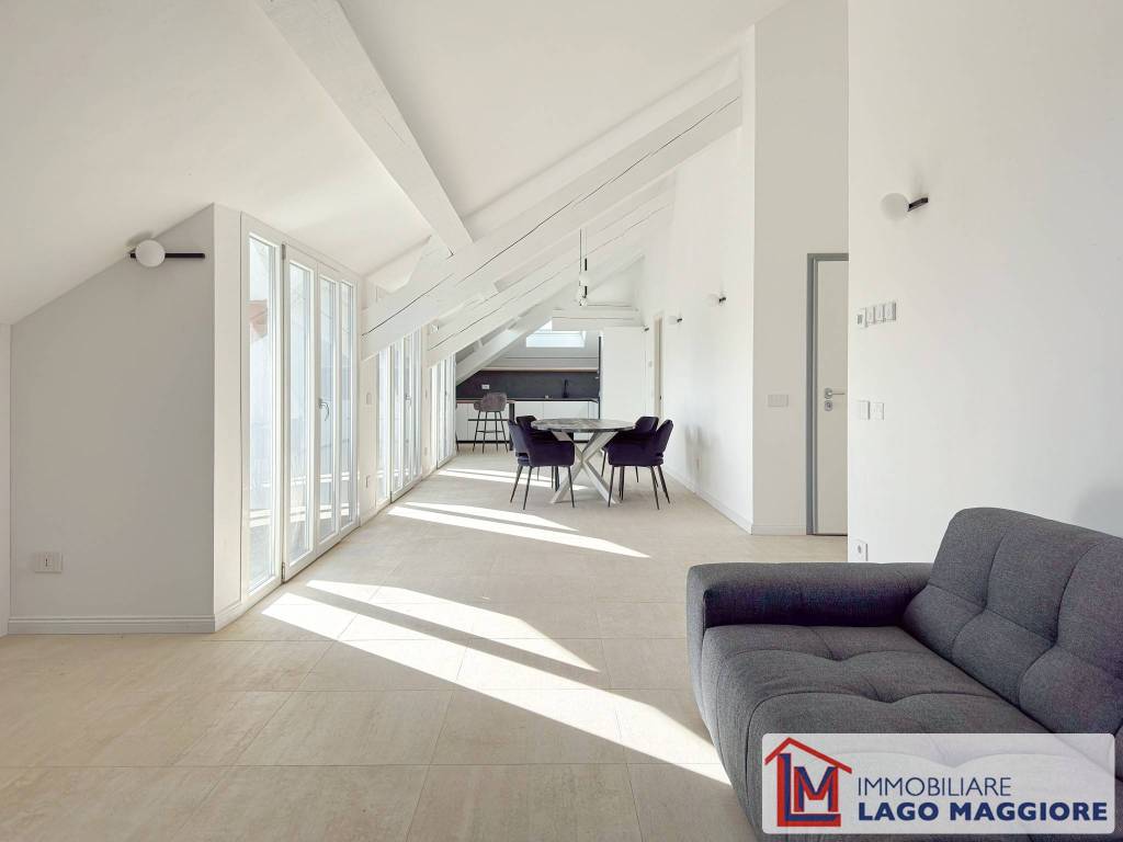 appartamento in affitto ad Angera