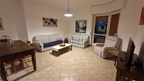 appartamento in affitto ad Angera