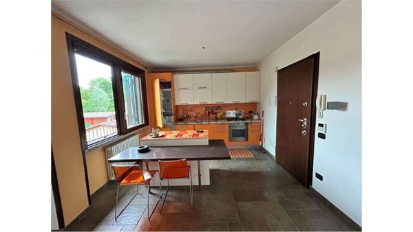 appartamento in affitto ad Angera