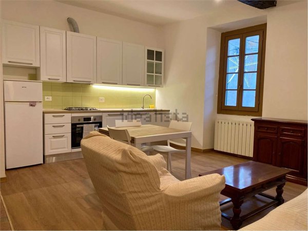 appartamento in affitto ad Angera