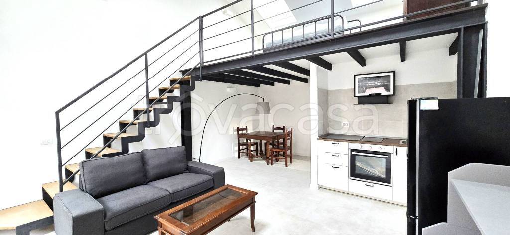 appartamento in affitto ad Angera