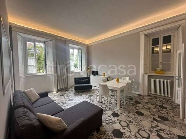 appartamento in affitto ad Angera