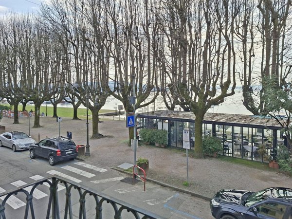 ufficio in affitto ad Angera