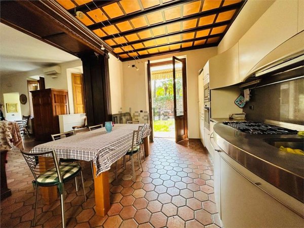 appartamento in affitto ad Angera