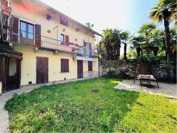 appartamento in affitto ad Angera