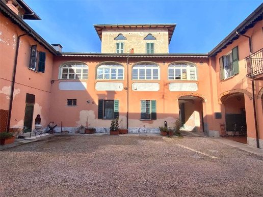 appartamento in affitto ad Angera