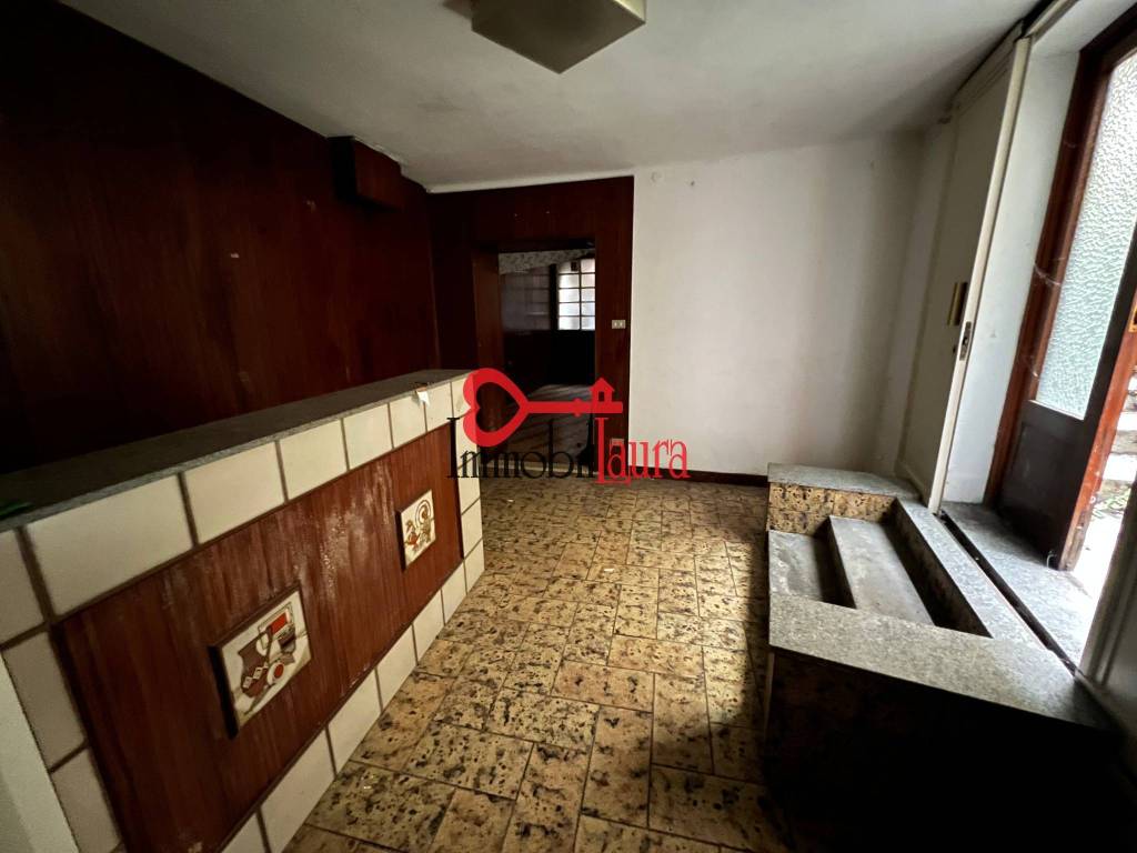 locale commerciale in affitto ad Arcisate