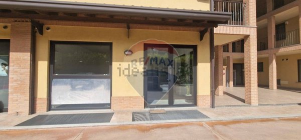 negozio in affitto ad Arsago Seprio