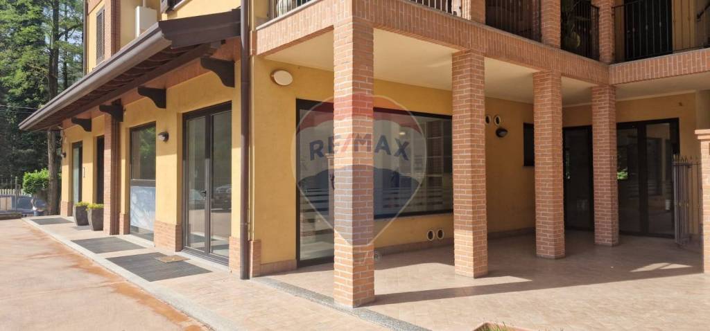 negozio in affitto ad Arsago Seprio