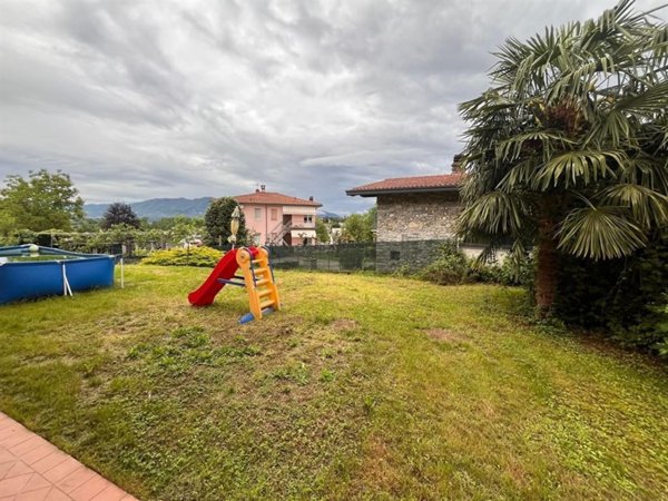 appartamento in affitto ad Azzate in zona Vegonno