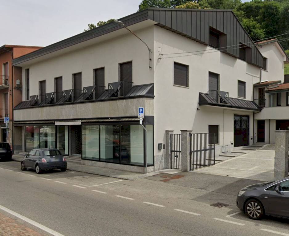 negozio in affitto ad Azzate