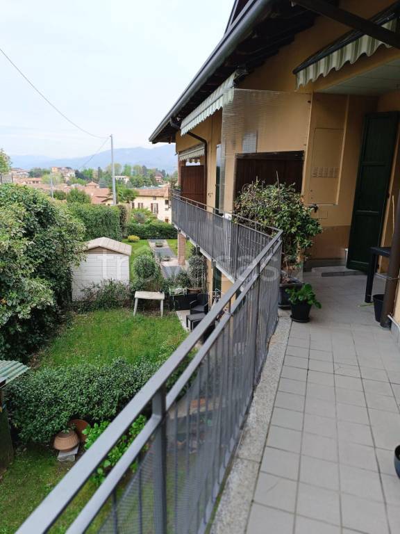 appartamento in affitto ad Azzate