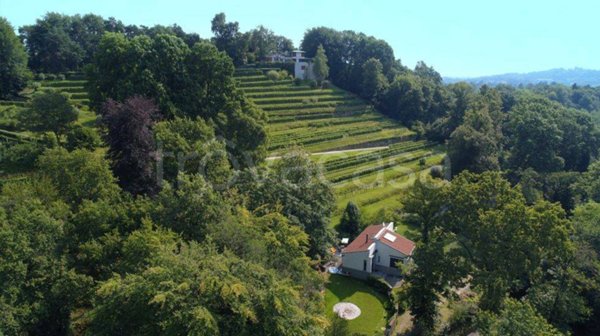 casa indipendente in affitto ad Azzate