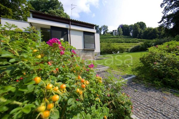 casa indipendente in affitto ad Azzate in zona Castello