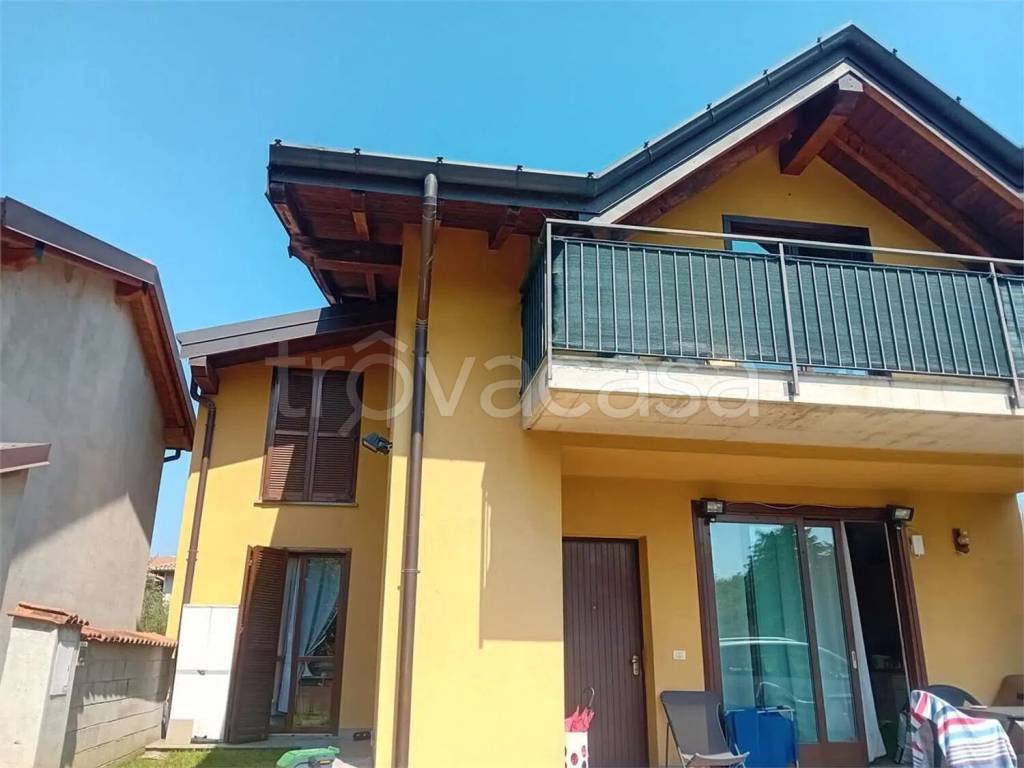 appartamento in affitto ad Azzate