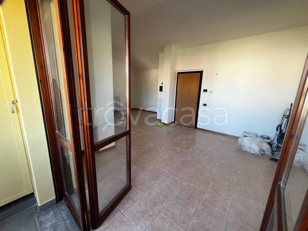 appartamento in affitto ad Azzate in zona Castello