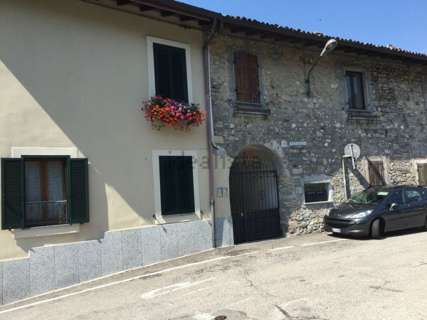 appartamento in affitto a Barasso